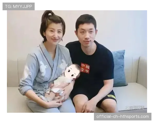 [选手名]晒出的全家福：虽然在赛场上是杀神，但在家人面前他永远是那个孩子💖